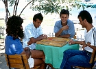 Backgammon iam Strand von Amasra : Spieler